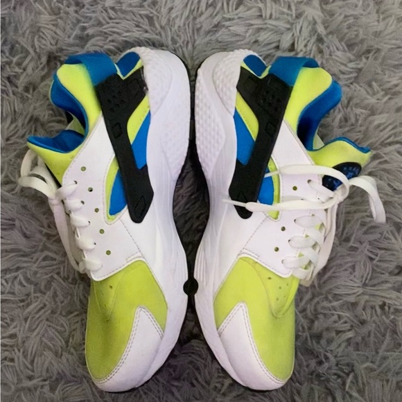 Nike “Volt” Huaraches - Picture 5 of 7